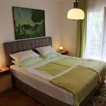 In 54678 Apartment Selce