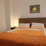 In 54678 Apartment