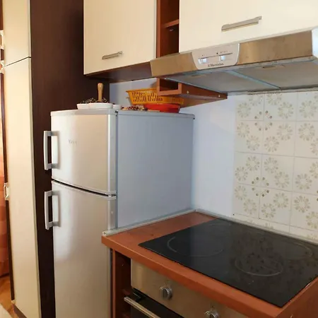 Appartamento In 54678 Selce