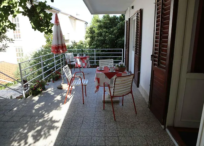 In 54678 Apartment Selce
